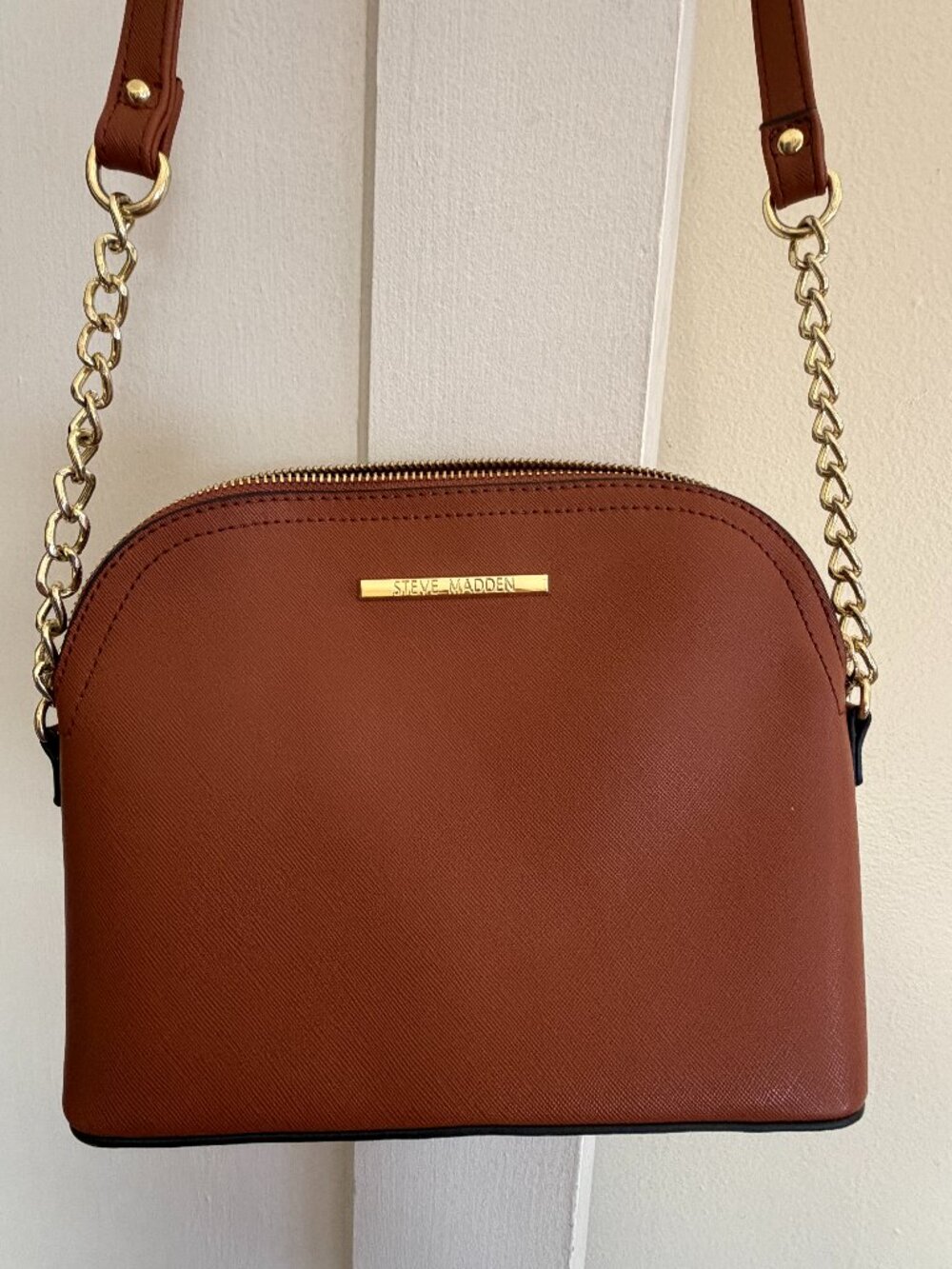 Steve Madden Cognac Brown Dome Crossbody Bag Gold Chain